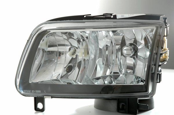 TYC 20-5965-15-20 Headlight Set