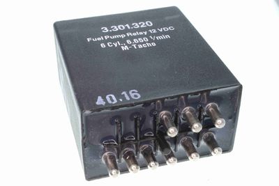 Relay, fuel pump VEMO V30-71-0007